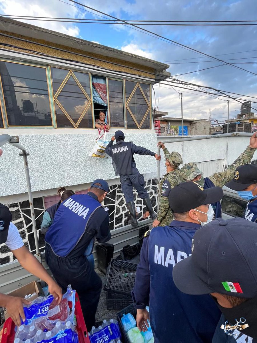 IxtapalucaAntes's tweet photo. Activan #PlanMarina en fase de #Auxilio a la población afectada por las inundaciones en #Chalco, Estado de México, donde nuestras brigadas de apoyo móvil apoyan al traslado de personas y víveres, abordo de vehículos tipo #Urales todoterreno. https://t.co/qZrSaGThAR