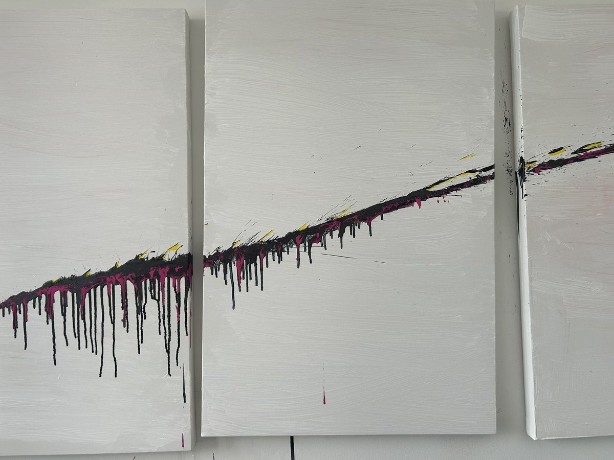 taschthedog's tweet photo. Started painting again, love finally having a studio to work in. https://t.co/2su73hf1na