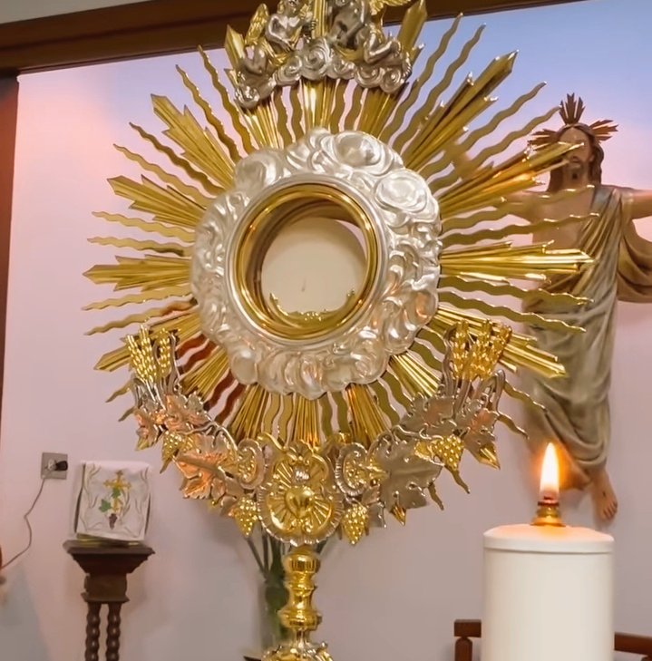 Alabado sea el Santísimo Sacramento del Altar