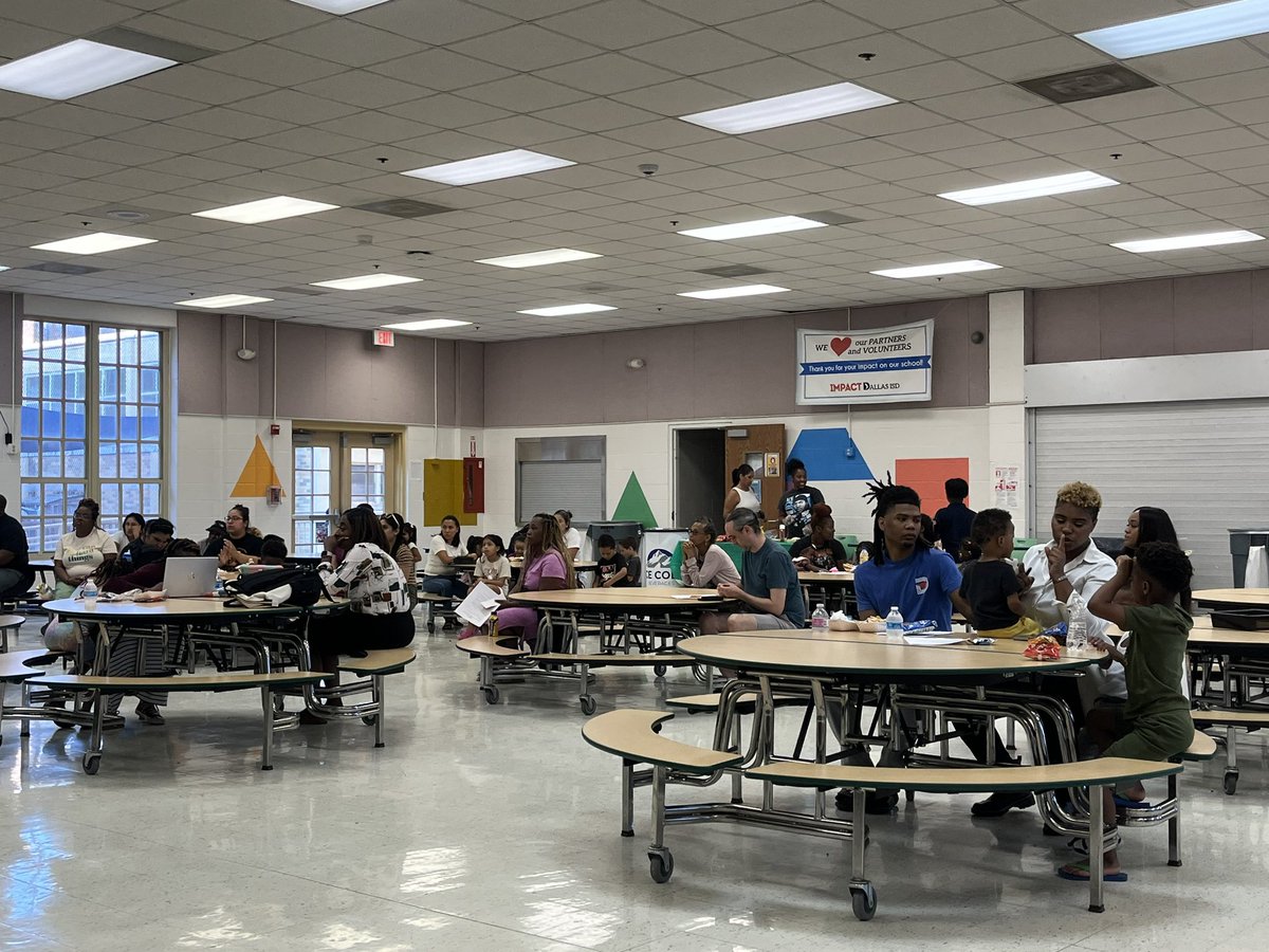 qpipkinsMEd's tweet image. Our first PTA meeting at @HARLLEEDISD  was a huge success! Our Hawks and their parents showed up ready to support us in #levelingup! Building community definitely goes a long way! @TeamDallasISD @RubyRamirezDISD @N_Bernardino