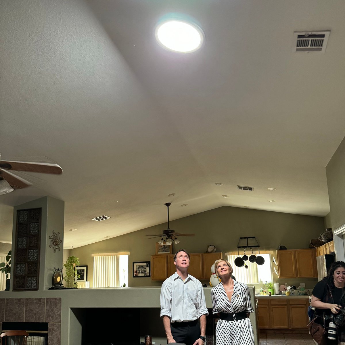 ForOurFutureNV's tweet photo. Today, @RepSusieLee, @RewiringAmerica, @NVConservation, and @ccl_LasVegas celebrated the investments from the #CleanEnergyPlan, with Vegas local, Bill H. He's one of many Nevadans who utilized the savings from the #InflationReductionAct on energy-efficient projects for his home. https://t.co/p3X5B4Fjig