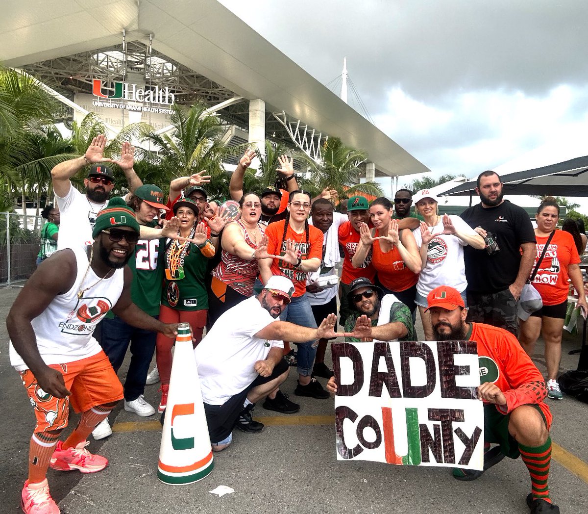 WMGarbageman's tweet image. In 11 Days we're taking over the swamp to stomp on some Gators 🐊

#CanesUnited Tailgate is where we will be at 🟧🟩

Your Boyz will be in Da Building EndZone like we always do!

@canesfootball We're ready #ROW1

#WestEndZoneCrUe™️
#MiamiCaneCounty™️
#MetroRailBoyz™️

#Miami