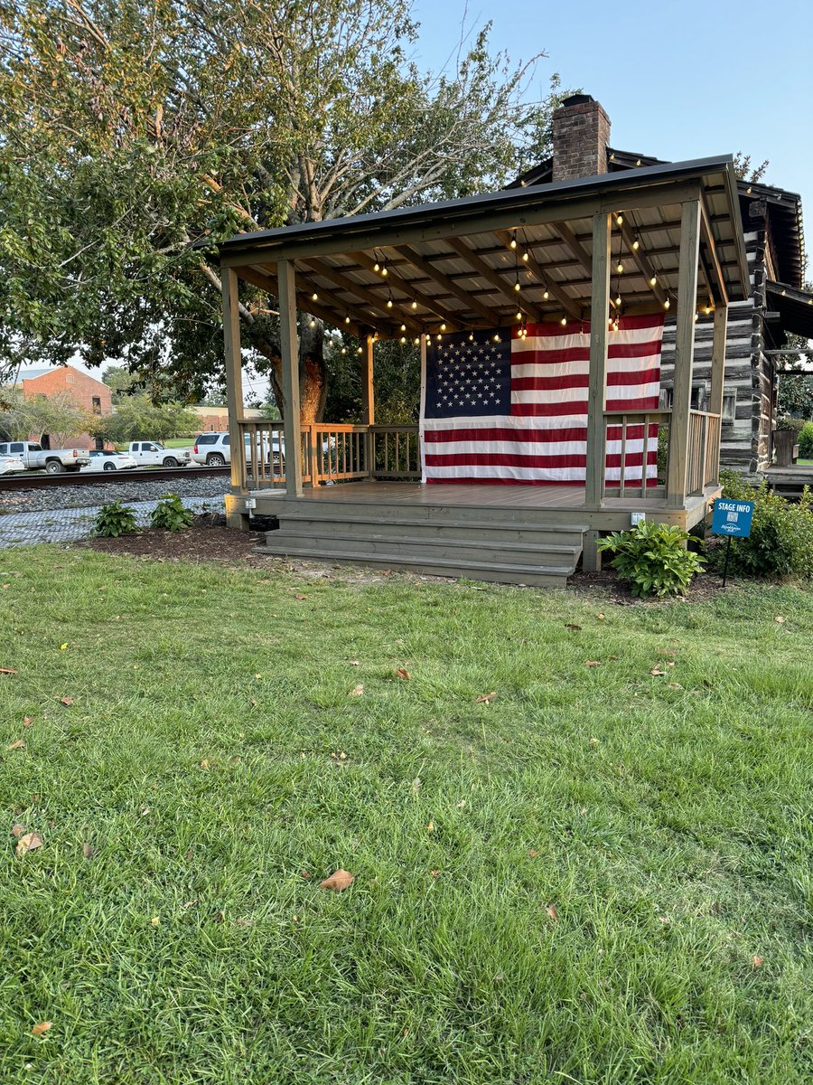 Charles Nicholson (@cmnicholson_) on Twitter photo 