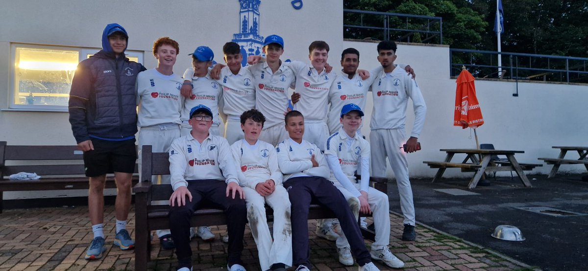 vickytwoshoes's tweet photo. Under 18s league champions. Well done lads 👏🏼👏🏼👏🏼 @greatharwoodcc https://t.co/T8O13M317R