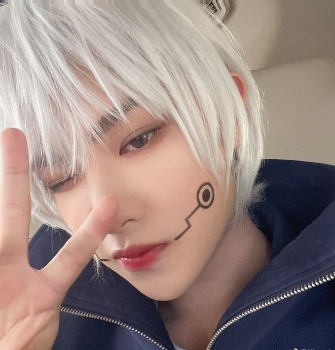 jsj_rushi's tweet photo. @ 𝗶𝘀𝗮𝗱𝗼𝗿𝗮𝗯𝗹𝗲 update on #jsjpic

Maionese e atum? (tá liberado ser otakinho?) Hihi apareceu algo essa semana, um evento em loja de jogos/anime e FOI MUITO LEGAL interagir, tirar fotos e brincar. E por aí pessoal, a semana começou boa também? https://t.co/ep2skBQXnH