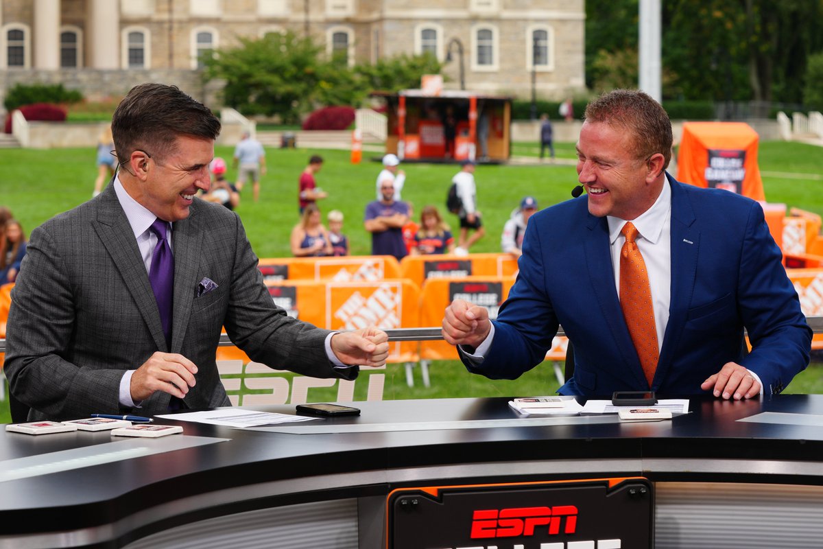 LSUfootball's tweet photo. Sunday Night Football on ABC

@ReceDavis @KirkHerbstreit and @sportsiren will have the call of the season opener in Las Vegas https://t.co/e0HAVR5sA2