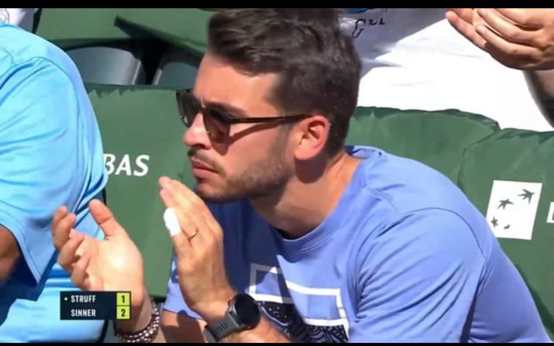 kretarossi's tweet photo. Giacomo Naldi- Indian wells- 10 marzo col dito ferito! Provate a leggere la sentenza prima di sparare cazzate ! @josemorgado @NickKyrgios https://t.co/fqsAESwLjS