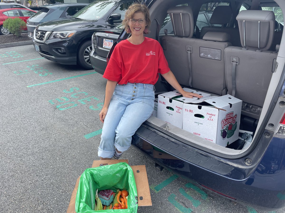 SCelders's tweet photo. The SCES Nutrition team recently distributed locally grown produce to homebound older adults as part of the Senior Farmers’ Market Nutrition Program!

Boxes included blueberries, peaches, corn, tomatoes, scallions, squash, carrots and more.

Thanks to all who made this a success! https://t.co/56TIeIiDvs