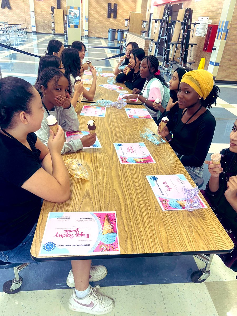 LamaestraBrenda's tweet photo. I scream for ICE CREAM, we all scream NO MORE TELPAS! Congrats to our kiddoes exiting! #RISDBeTheOne @yolanda_gaither @vescalante73 @g_ramatron @Vfrasier23 @RichardsonISD @Apollo_JH @IamBranum @Michaeldmc1911 https://t.co/0Y0ERtwTd4