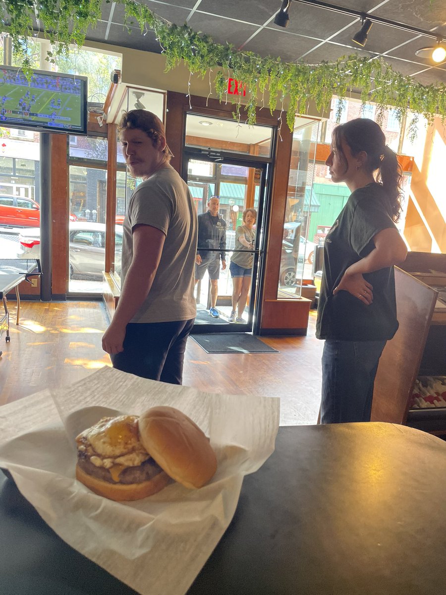 The_Pigskin's tweet photo. $8 Burgers Today at the Pigskin!! https://t.co/5eYjKVYBN9