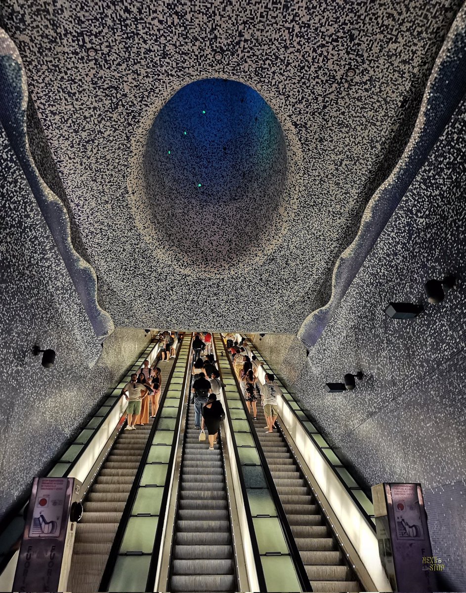 Nexts_top's tweet photo. La Fermata della Metropolitana di Napoli, Toledo, è stata proclamata "la più bella d'Europa e del mondo" dal Daily Telegraph e dalla CNN. https://t.co/tClMsZCOPV