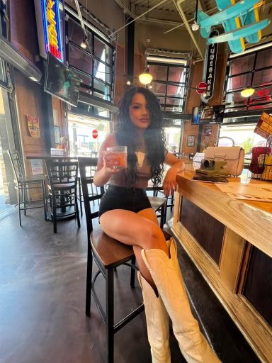 Just a girl with her old fashion 🥃