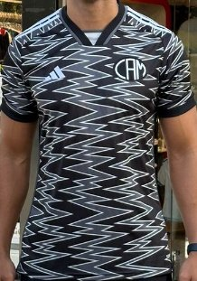 goleadadazoeira's tweet photo. achamos um designer que ODEIA pão de queijo https://t.co/5oCSgJL6Pb