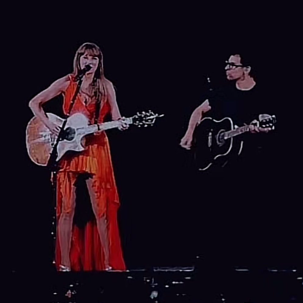 swiftieboston's tweet photo. Tonight is wild #LondonTSTheErasTour https://t.co/mcZM3w3vLO