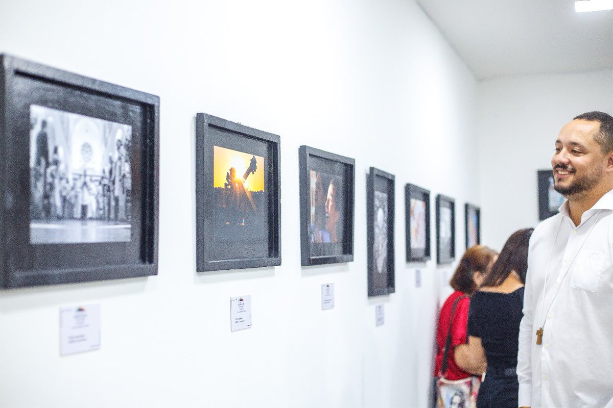 Ontem, dia 19/08, dia da fotografia, realizei mais um sonho, graças ao bom Deus e ao trabalho de anos como fotógrafo. 

Foi inaugurada a Lux, Recordum et Fides (Luz, Recordação e Fé), que ficará disponível no <a href="/shoppingbenfica/">Shopping Benfica</a> durante o período de 30 dias.