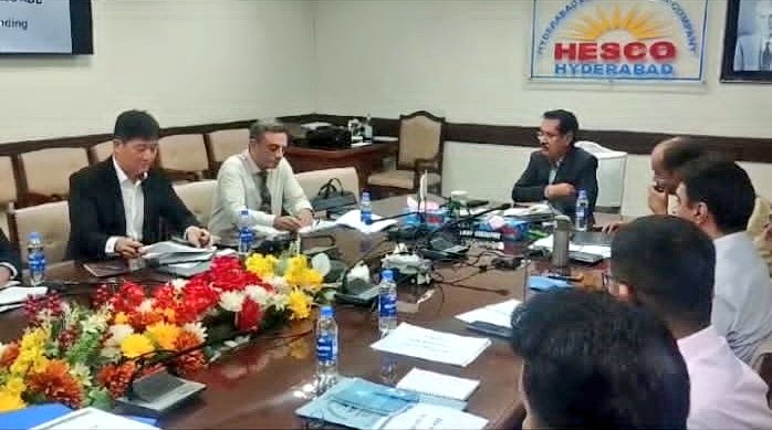 KhurramBhatti01's tweet photo. ایشین ڈویلپمنٹ بینک کے مندوبین کی حیدرآباد الیکٹرک سپلائی کمپنی کے ھیڈ کوارٹر آمد 
چیف ایگزیکٹو آفیسر حیدرآباد الیکٹرک سپلائی کمپنی روشن اوٹو اور زمہ داران سے ملاقات
 پاور ڈسٹری بیوشن اسٹرنتھننگ پراجیکٹ کے حوالے سے تفصیلی گفتگو https://t.co/6ZFVycvEWz