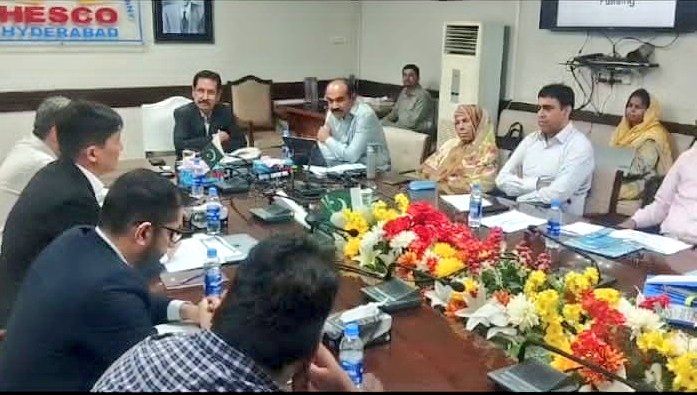 KhurramBhatti01's tweet photo. ایشین ڈویلپمنٹ بینک کے مندوبین کی حیدرآباد الیکٹرک سپلائی کمپنی کے ھیڈ کوارٹر آمد 
چیف ایگزیکٹو آفیسر حیدرآباد الیکٹرک سپلائی کمپنی روشن اوٹو اور زمہ داران سے ملاقات
 پاور ڈسٹری بیوشن اسٹرنتھننگ پراجیکٹ کے حوالے سے تفصیلی گفتگو https://t.co/6ZFVycvEWz