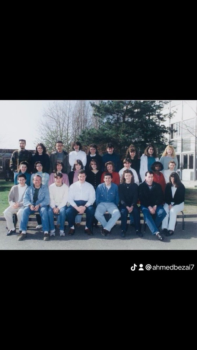 Stargate77380's tweet photo. Recherche ancien camarade de classe de Sidoine Apollinaire a Clermont Ferrand qui ont partagé leur scolarité en 1992. Et 1993
Notamment Sébastien (désolé je me rappelle plus du nom de famille. De Paula dos Santos  et de Paula de Freitas.
J'ai déjà retrouvé Celia Aires https://t.co/ZeKAph3mTl