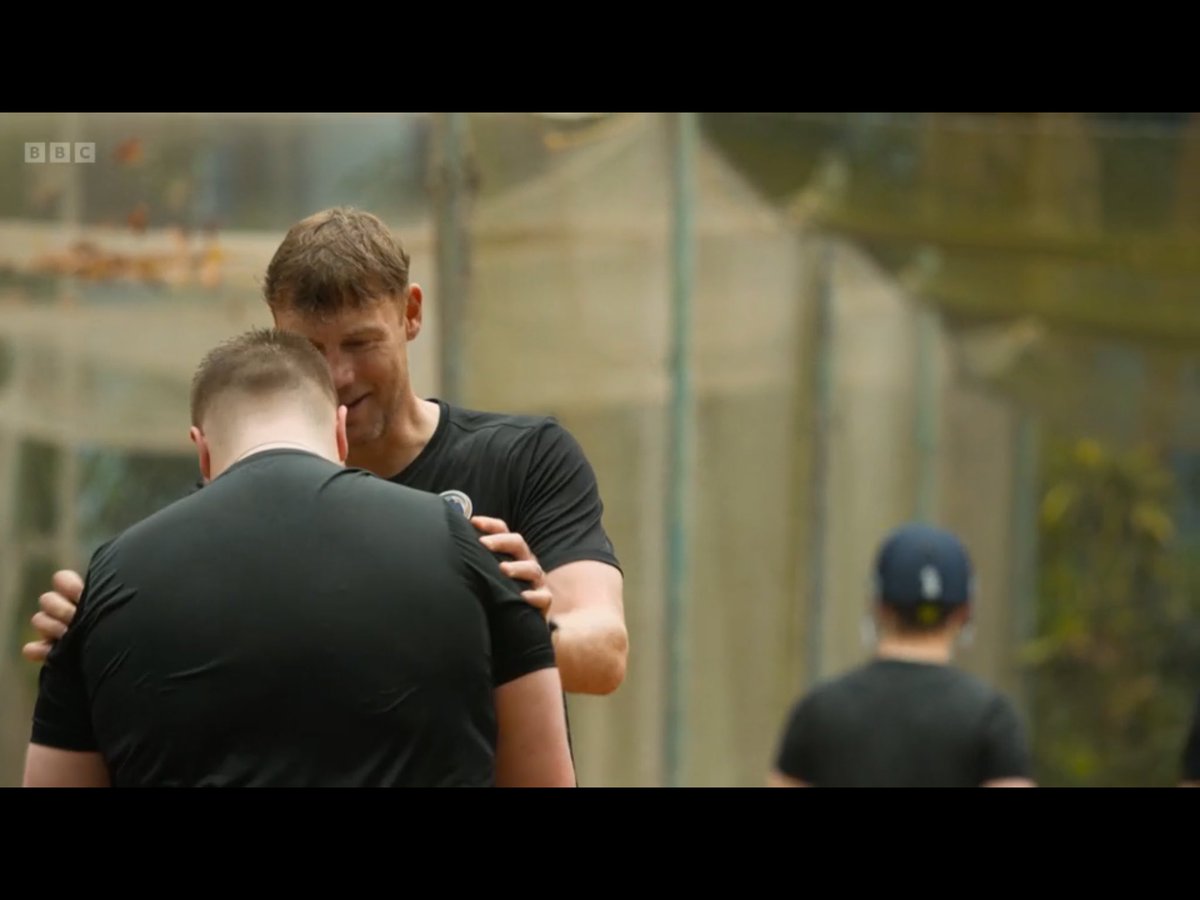 KDCunliffe's tweet image. Freddie Flintoff.

Take a bow. 

👏👏👏

#freddieflintoffsfieldofdreams #FieldOfDreams #freddieflintoff #bbcsport #bbccricket #andrewflintoff #flintoff #bbc