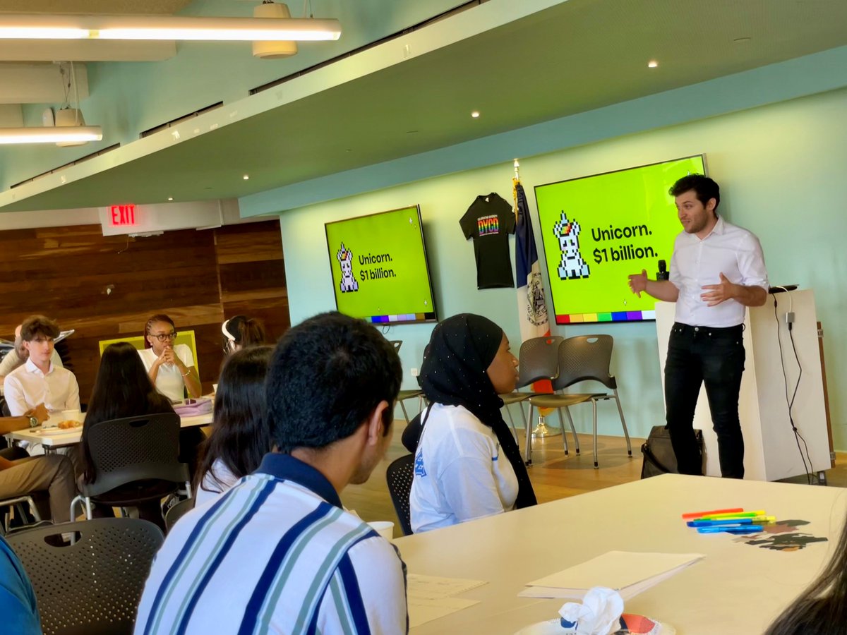 NYCYouth's tweet photo. Do these interns have the next $1 billion Unicorn π¦ business venture?!
LGBT+VC and our #SYEP Pride π interns led an amazing workshop on venture capital fundraising basics and on how to pitch their ideas to investors!
@mayorsCAU
#NYCYouth #SummerYouthEmploymentProgram https://t.co/nImxK8ovq4