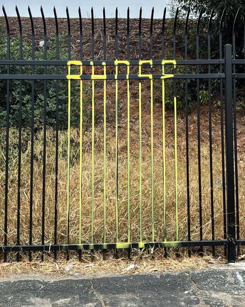 BombingScience's tweet image. RHOSE UL⁠
⁠
via u/ElKidDelPueblo⁠
⁠
#creative #creativelettering #tag #tagging #handstyle #bombingscience #smart  #art