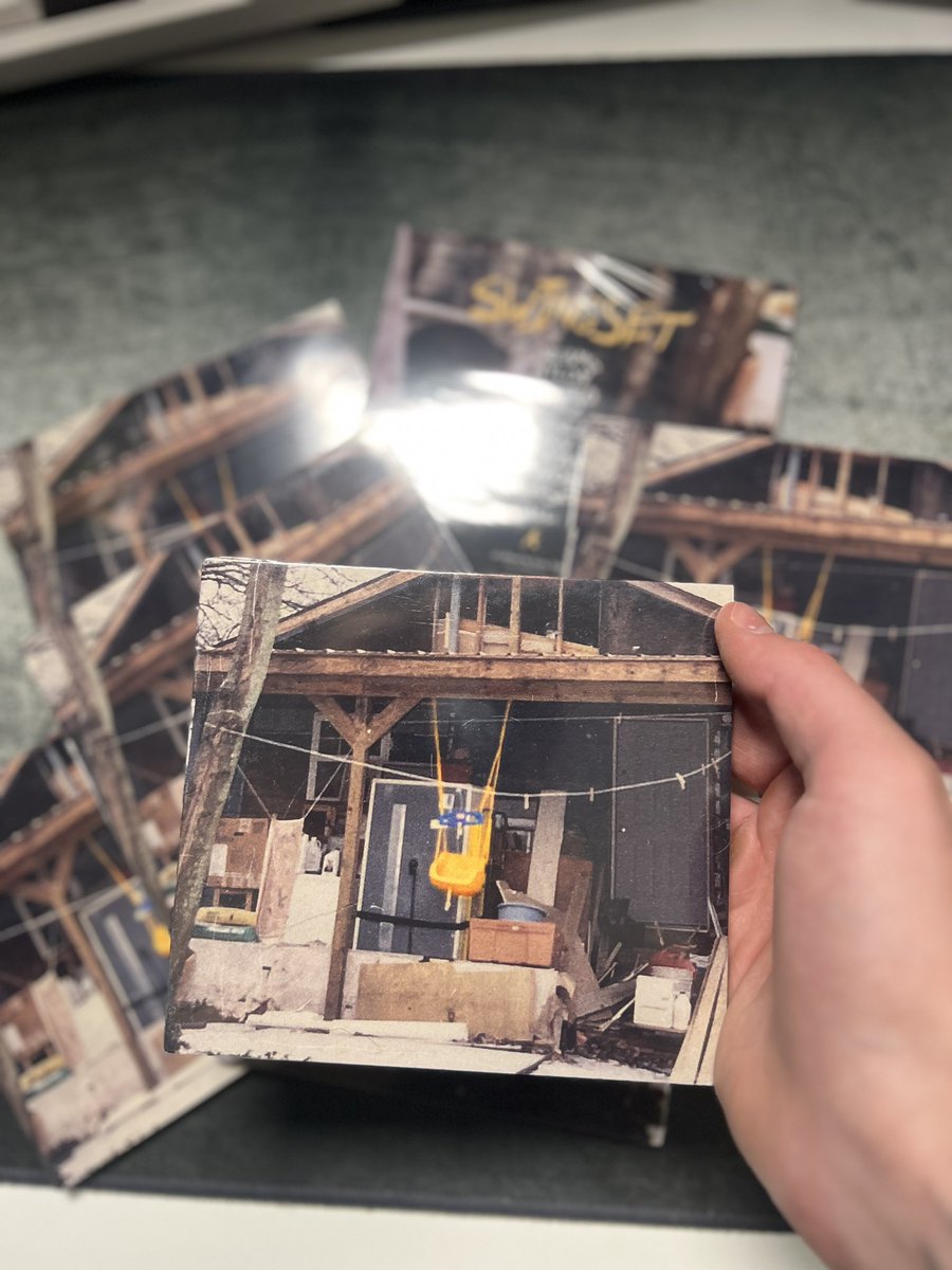 IsaacApp_'s tweet photo. TIME TO GIVE AWAY SOME FREE SHIT

I've got some SWINGSET CDs leftover and I'm trying to spread the music as best I can.

If you want a free signed CD, please retweet the tweet l'm quoting here for a chance to get one of these sent your way.

I'll pick a few by the end of the week. Good luck ♥️