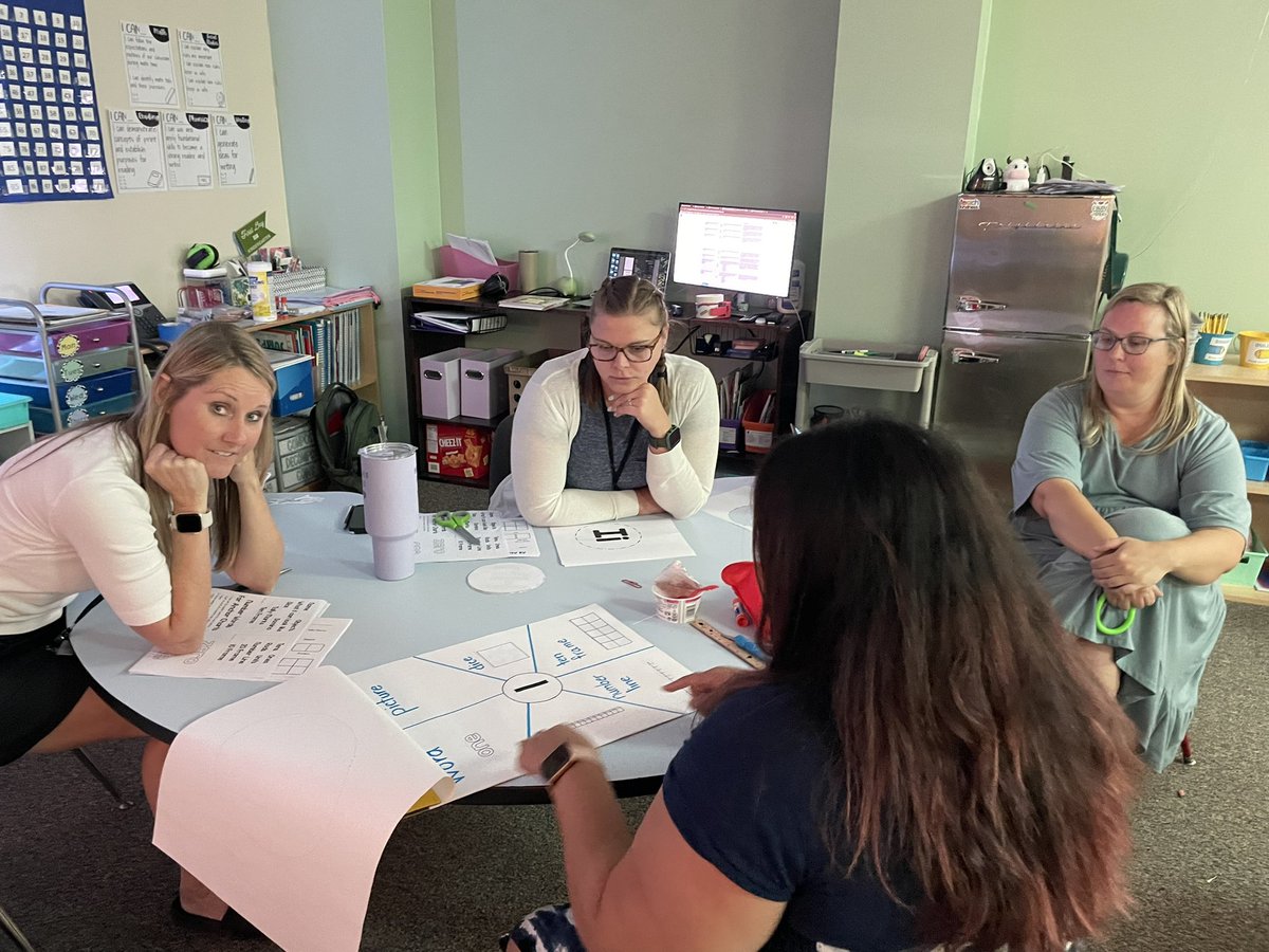 jenwag18's tweet photo. Math planning in Kindergarten - Mrs. Molina talking through representing numbers with our new team member. Great conversations about number sense and keeping the end in mind for this unit! ๐๐ซถ๐ฅ @basswood_es @KISDMathSquad #MathKISD https://t.co/Mbhvz7uGBL