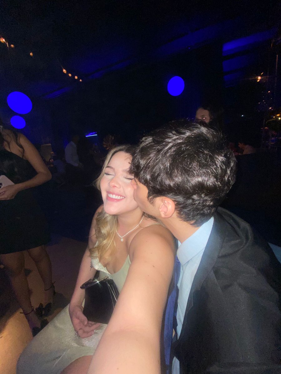 pedrin_rzd's tweet photo. como é bom amar vc 💕💕 https://t.co/C5wHeHys9g