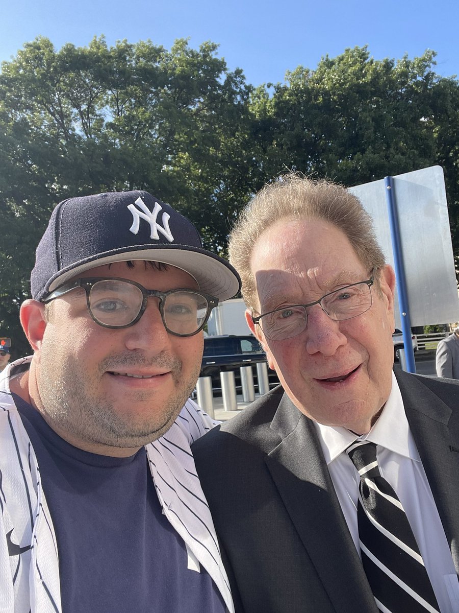 Not everyday you run into a GOAT #NYY #Yankees #Legend