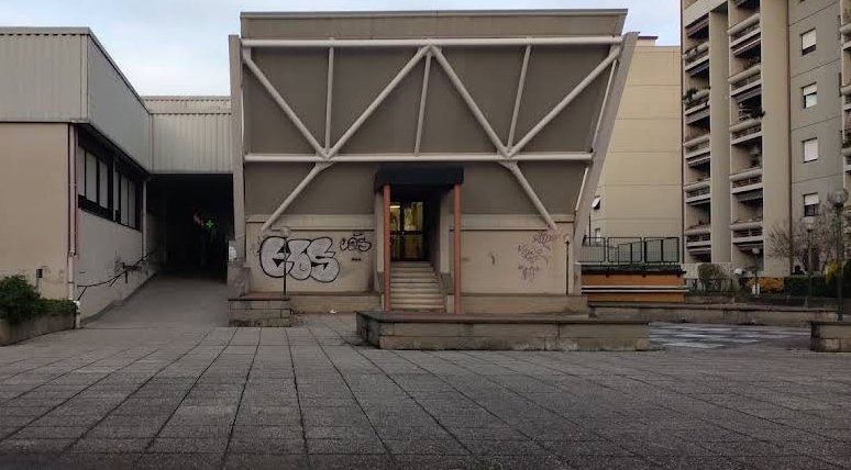CatholicMilAssc's tweet photo. CORRECTION

Face value: Looks like news. Beautiful skyline of Florence. Inflammatory commentary.

Reality: in 2017 a dingy modernist office block, in a suburb far from Florence city, was sold and repurposed.

Not recent or representative or significant.

https://t.co/ZU5NppVDOd https://t.co/nQSZsmtUCL