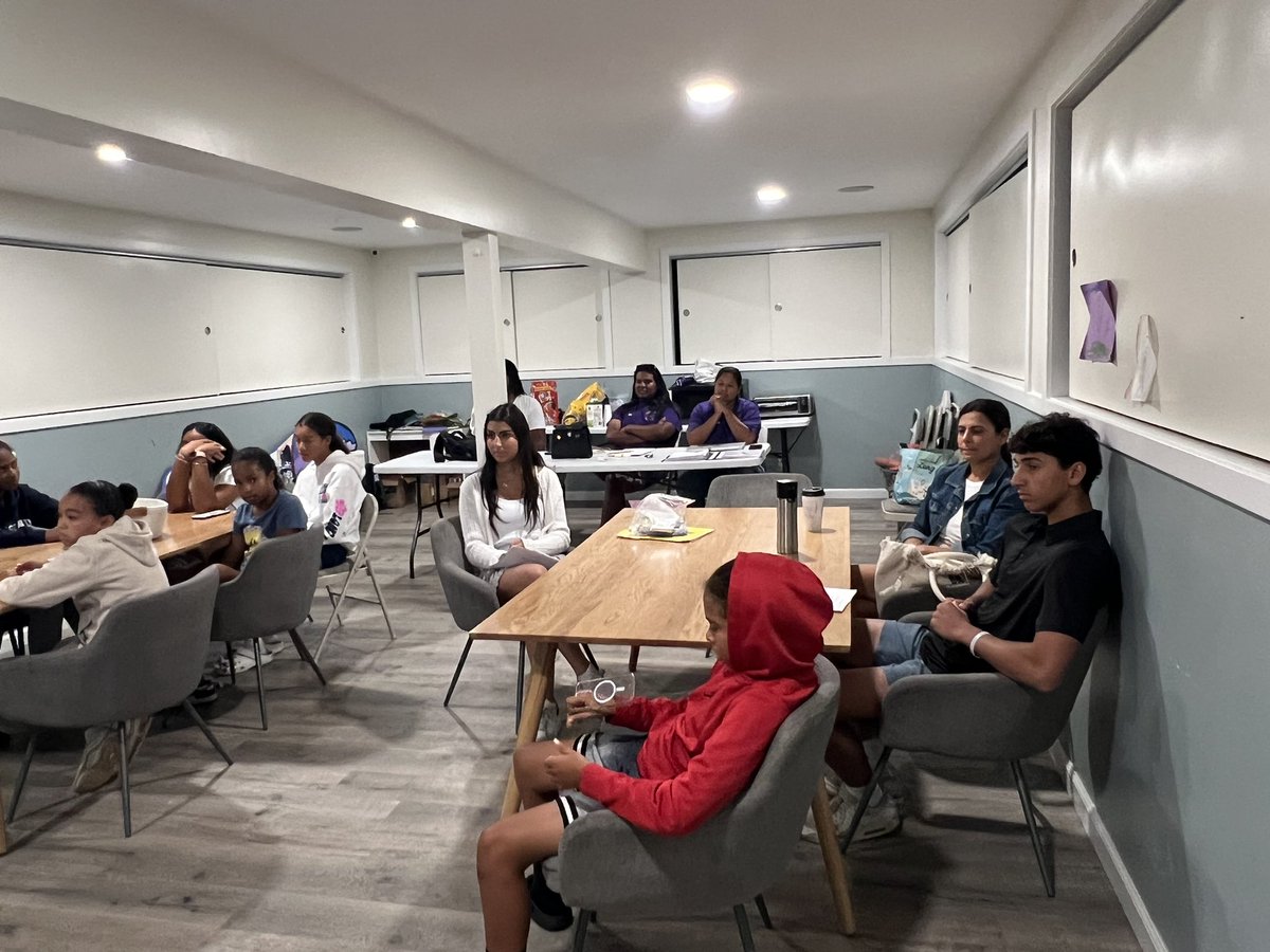 Jim_GenSOS's tweet photo. Today we brought Generation S.O.S. to the Boys and Girls Club at Shinnecock Nation. 

Our young adult speaker, Luke, spoke so poignantly about his struggles in middle school with feeling “less than” and how he turned to substances as the quick-fix. https://t.co/z9PuiK82PV