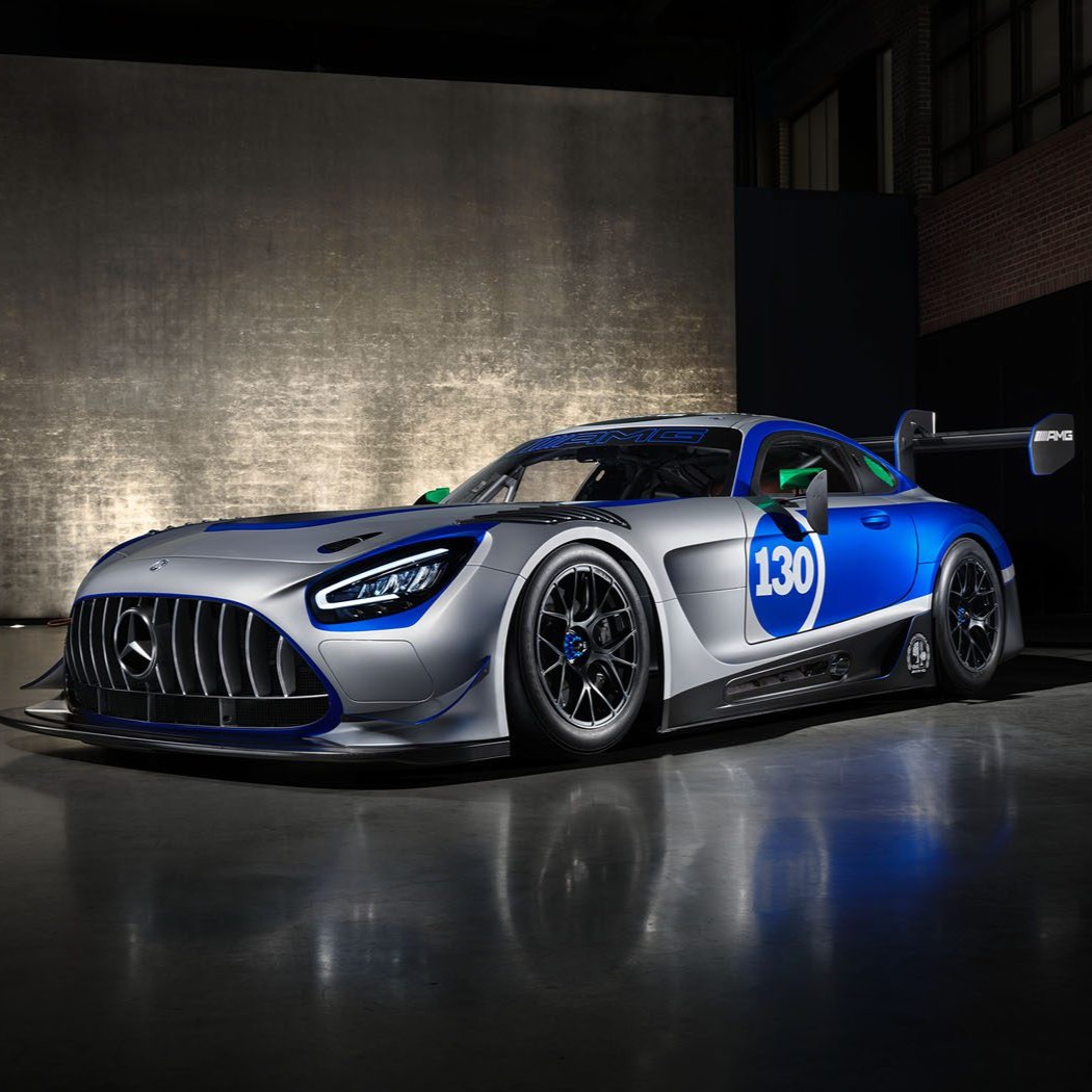autoinsignia's tweet photo. Presentado en Monterey Car Week: el Mercedes-AMG GT3 Edition 130Y Motorsport, ¡una joya de $1.1M! Solo 13 unidades a nivel mundial. Es el GT3 más potente de Affalterbach con 671 HP y el último en llevar un motor V8 6.3L naturalmente aspirado. #MercedesAMG #MontereyCarWeek #autos https://t.co/6KrdC8Oqia