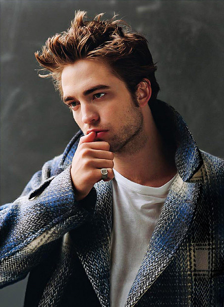TheCinesthetic's tweet photo. Robert Pattinson photographed for Vanity Fair (2009) https://t.co/3kjIrS81OE