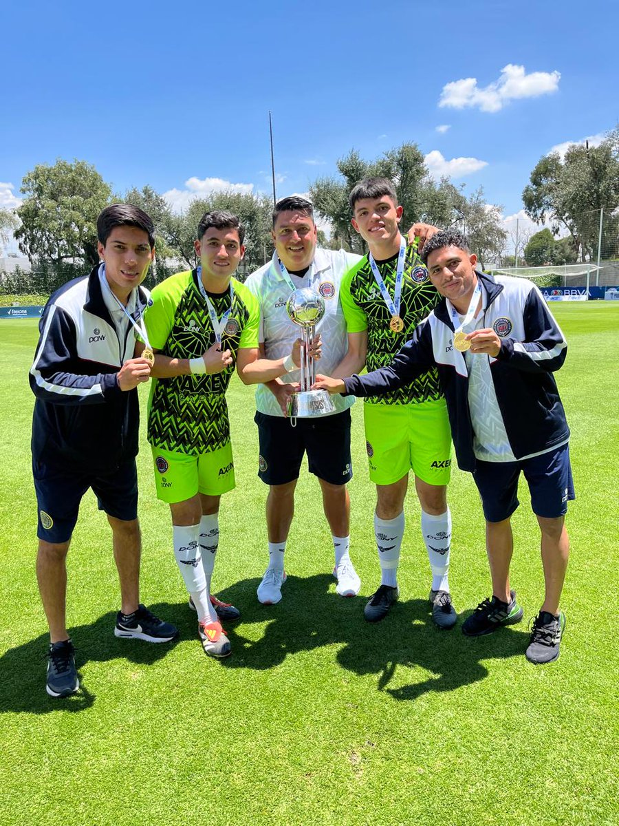 sacragarcia's tweet photo. #CarlosSalcido y sus #HalconesFC, le dan su 1er. alegría a la afición de #Querétaro coronandose campeones en la #CopaPromesas2024 🏆🥇 https://t.co/FdjRT4Wzbb