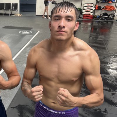 NoahVisLit's tweet photo. #NewProfilePic https://t.co/bKQZMnHxTD
