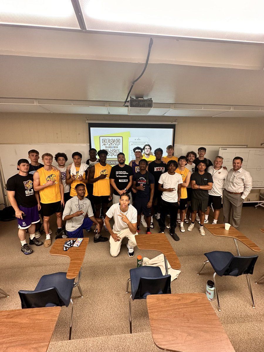 KipIoane's tweet photo. So much fun doing a #TeamsOfMen day with Coach #CamTurner, Coach #ChrisMartin and all of @ea_mbb today! Engaged young men, looking to use their platforms to grow their humanity and impact the world! #gomonsters https://t.co/3kjWI5Dsgb