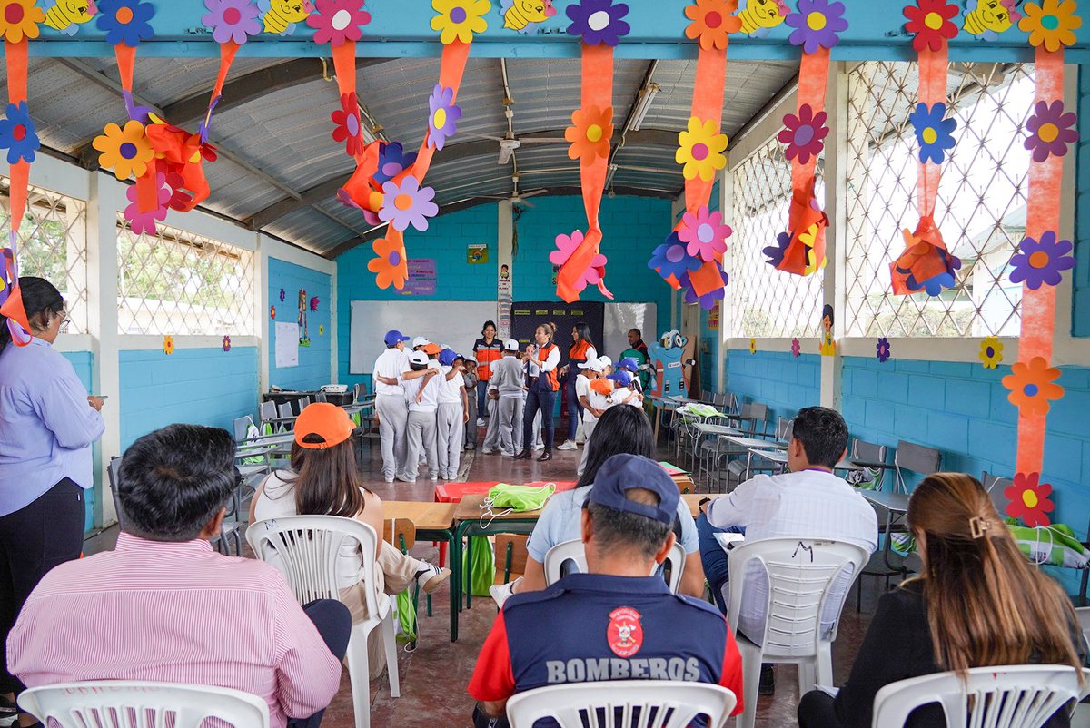 ¡Educación para la Prevención! 📛✔️

En colaboración con la Embajada de Francia <a href="/FranceEquateur/">FranceÉquateur 🇫🇷🇪🇨</a> y gracias al apoyo del experto en incendios forestales, <a href="/phsallenave/">Philippe Sallenave</a> , hemos lanzado el audiolibro “Descubre cómo prevenir los incendios forestales con Chasqui”.+
