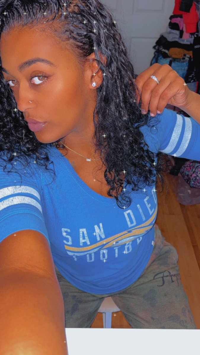 CharliiiRose's tweet image. It’s Different, HERE 😏😌😈🩵 #GLOWEDUp #GROWedUP 🌱💫