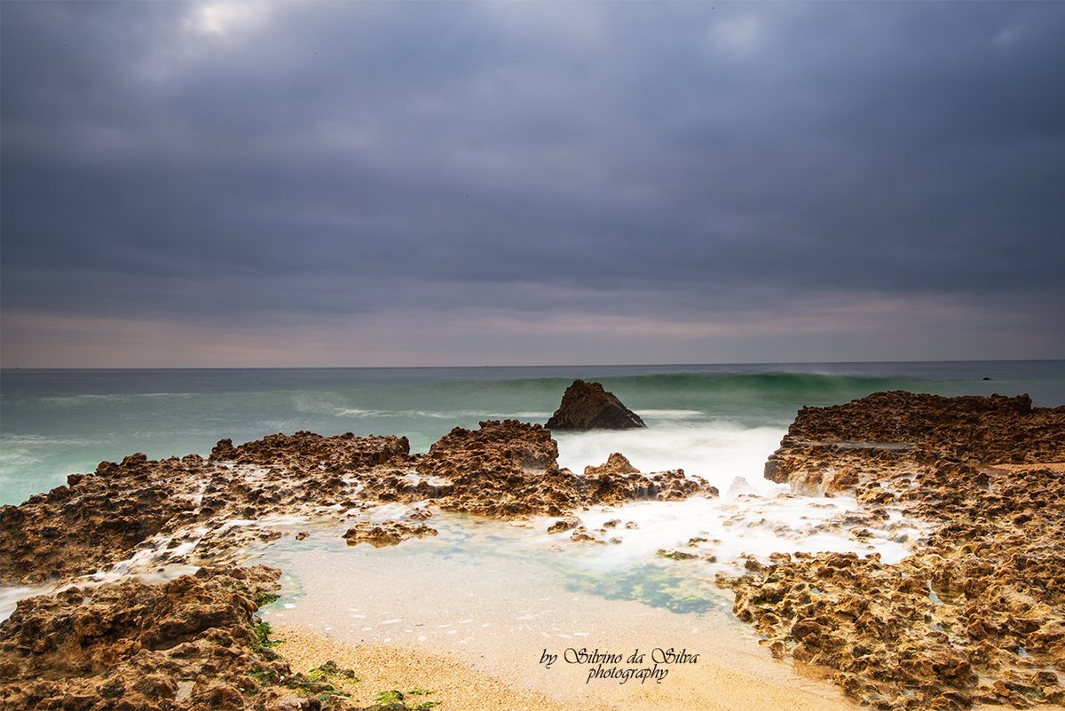 silvinoda_silva's tweet photo. Vale Furado/Polvoeira Beach. Alcobaça, Leiria. Portugal
#sunset #beach #ocean #rocks #travel #aritime #sea #sky #blue #water #summer #winter #clouds https://t.co/TXb6rvudGi