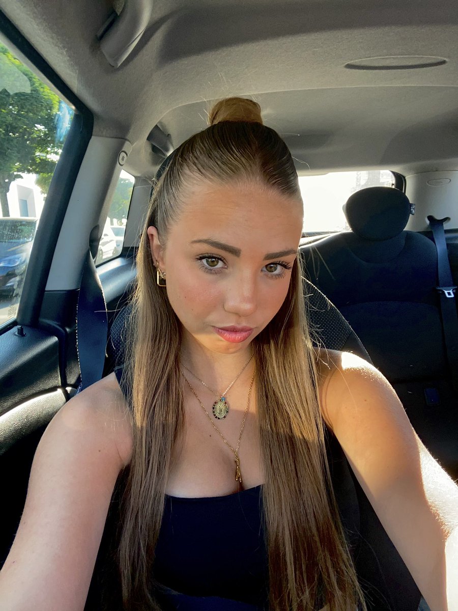 aroa tweet media