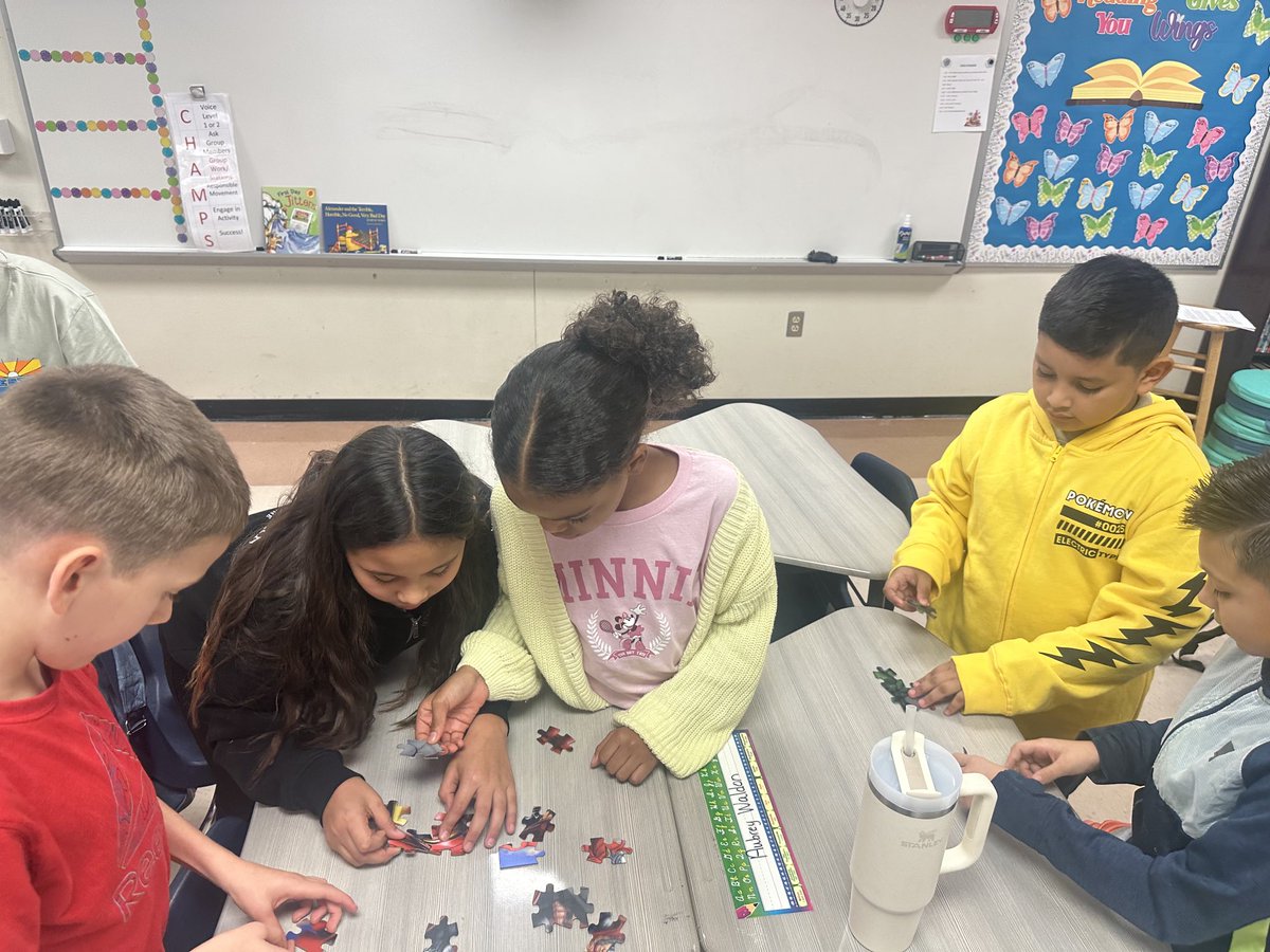 LockhartISD's tweet image. Another super successful #FirstDayLISD is in the books for @BluebonnetLions These incredible educators &amp;amp; spectacular students are set for an amazing school year! #LockedOnExcellence #UnLockingPotential #expeditionexcellence