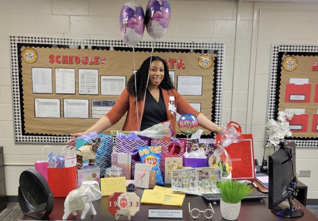 MrsQJackson's tweet photo. Year 33 be good to me! 🎂🎈
Thx to my @OrrsElementary fam for a bday full of surprises! We had my fav lunch &amp; a scavenger hunt full of clues that led me to my gifts hidden around the school ! I’m so thankful for all of the students &amp; staff! https://t.co/T7ErWOVPV9