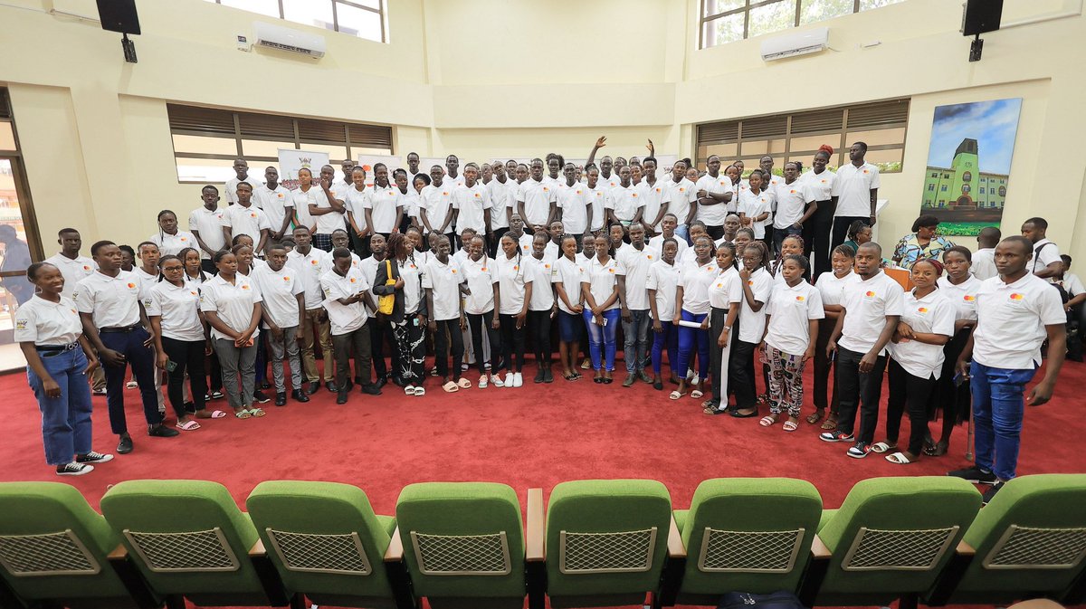 MCFMakerere's tweet photo. ๐จ ๐ต๐๐ ๐๐๐๐๐๐ ๐ช
Welcome to @Makerere, our valued First Cohort Scholars of Phase II of the @MastercardFdn Scholars Program at MakerereUniversity.
#StudyAtMak https://t.co/RN2KKgEo4L