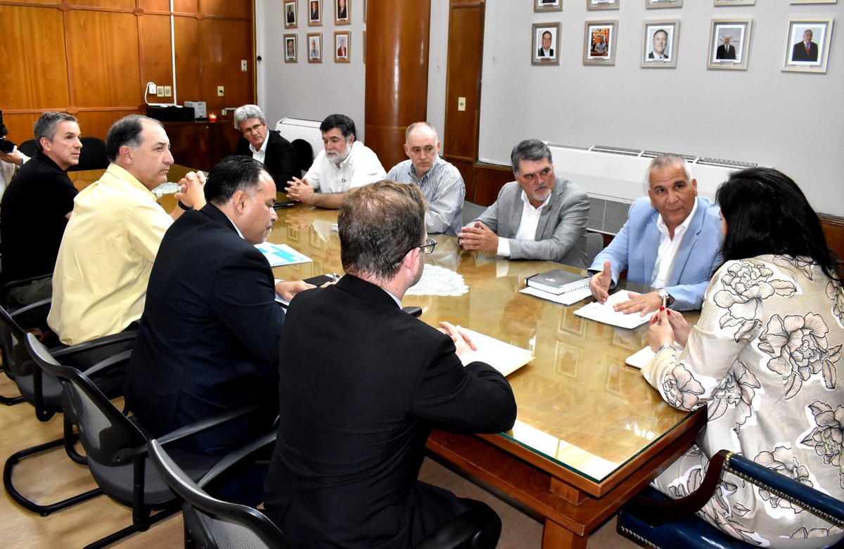 SOLICITAN ASFALTADO DE LA RUTA NEULAND - POZO HONDO

El tremendo desarrollo agropecuario aumentó considerablemente el tráfico de camiones, lo que dificulta las tareas de mantenimiento.
👉👉acortar.link/cjibeb