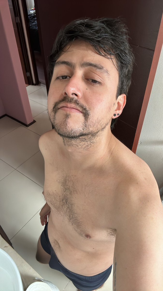 autoriv's tweet photo. @PicoNavarro Oigan, 

¿porqué éste vídeo dura una hora? https://t.co/cIV7vPk4KQ