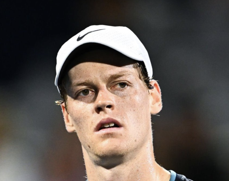 Caso #Sinner.
In tantissimi hanno detto la propria, senza nemmeno prendersi la briga di leggere le "carte". Qualcuno nella migliore delle ipotesi si è affidato al comunicato riassunitvo diramato, altri invece hanno sparato a zero basandosi sul classico tam tam social con