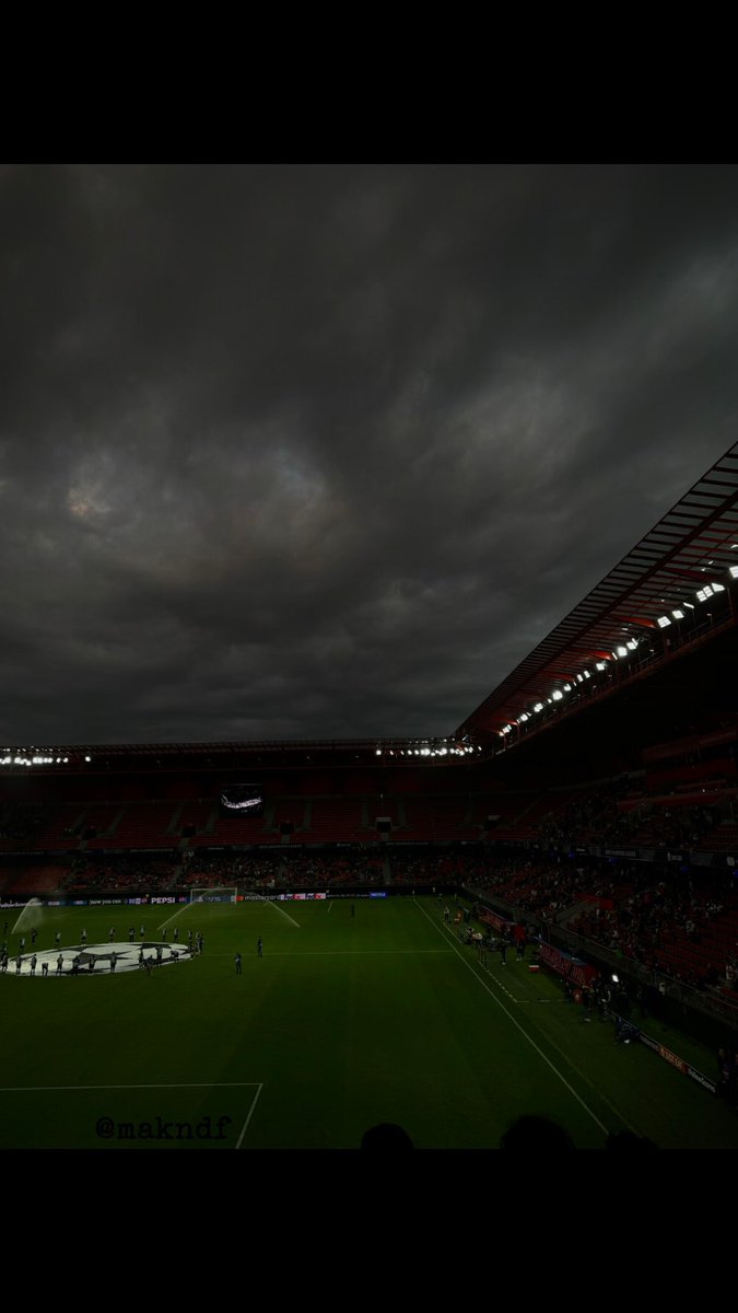 makndf's tweet photo. À 90’ de la ligue des champions, on y croit !!🇪🇺

❤️⚜️🤍 
#LOSCSLA https://t.co/5UM0zO39O3