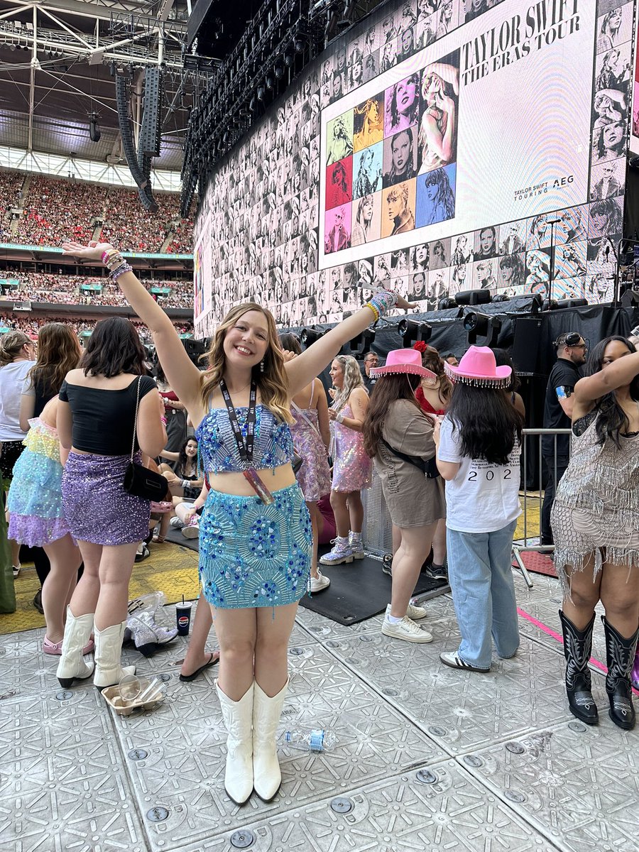 leannesversion's tweet photo. Thank you for the best summer of my life @taylorswift13 🥹🫶 Long live all the magic we made 💜✨ #TSTheErasTour 

Can't wait to see the behind the scenes! #ICanDoItWithABrokenHeartVideo 😍 @taylornation13 https://t.co/wNwZzYOFkt