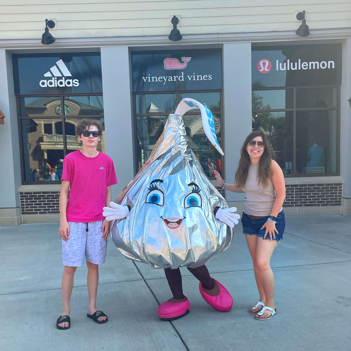WestNewYorker's tweet image. My family has been blessed to work with @Hersheypark over the years.
📷“Things to Do Near Hershey Park in Pennsylvania”: rb.gy/bc4ioj📷
We just got back with the teen before school starts.
Do me a favor & TAKE the TRIP!
#hosted #HersheyparkHappy #HersheyparkEats