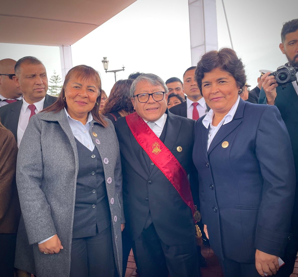 drecallao's tweet photo. En el marco de las actividades por el 188° aniversario del Callao, organizadas por el @RegionCallaoPe , que conduce el Dr. Ciro Castillo Rojo; la directora de la DREC, Giovanna Estrada, junto a diversas autoridades, participa en la tradicional Misa y Te Deum. https://t.co/YyYi888qDz